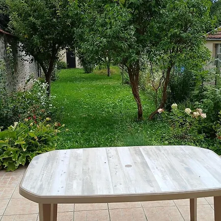 Maison Avec Jardin Au Centre De *